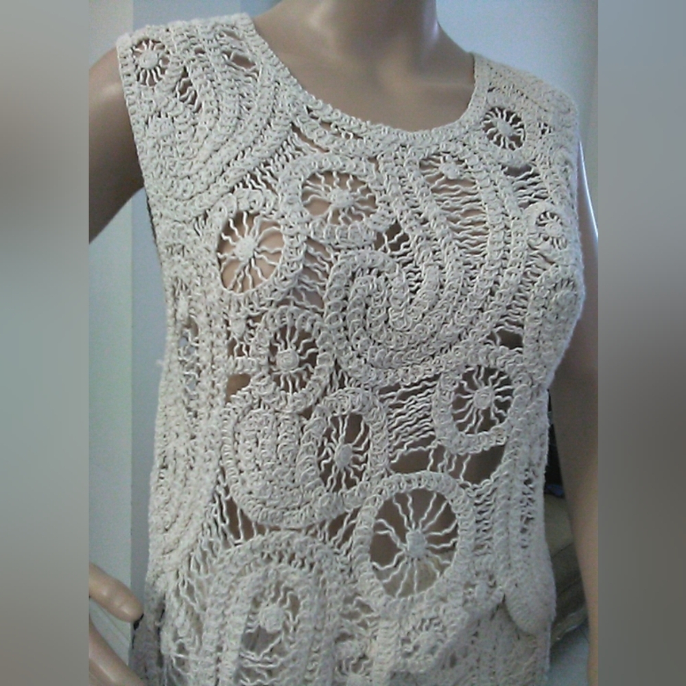 BNWOT AMZ. HANDMADE CROCHET SKIRT/TOP SET (3 WAYS SKIRT) CREAM SEE Measurements - Picture 9 of 16